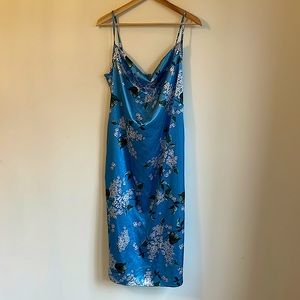 Amazon satin floral pattern dress. Cowl style neck. Size XL. Perfect condition